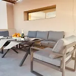 Villa Di 550 Mq Con 4 Camere Piscina E Terrazza Panoramica