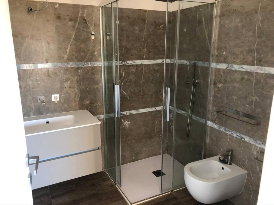 Villa Di 550 Mq Con 4 Piscina E Terrazza Panoramica *