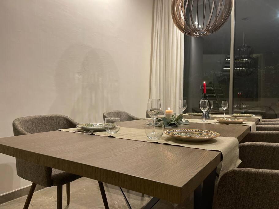 Di 550 Mq Con 4 Piscina E Terrazza Panoramica Villa