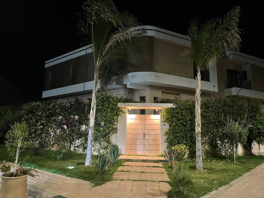 Di 550 Mq Con 4 Piscina E Terrazza Panoramica Villa *