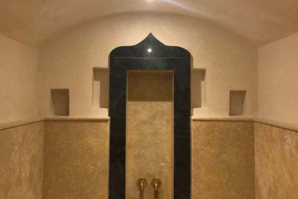 Di 550 Mq Con 4 Piscina E Terrazza Panoramica Villa *