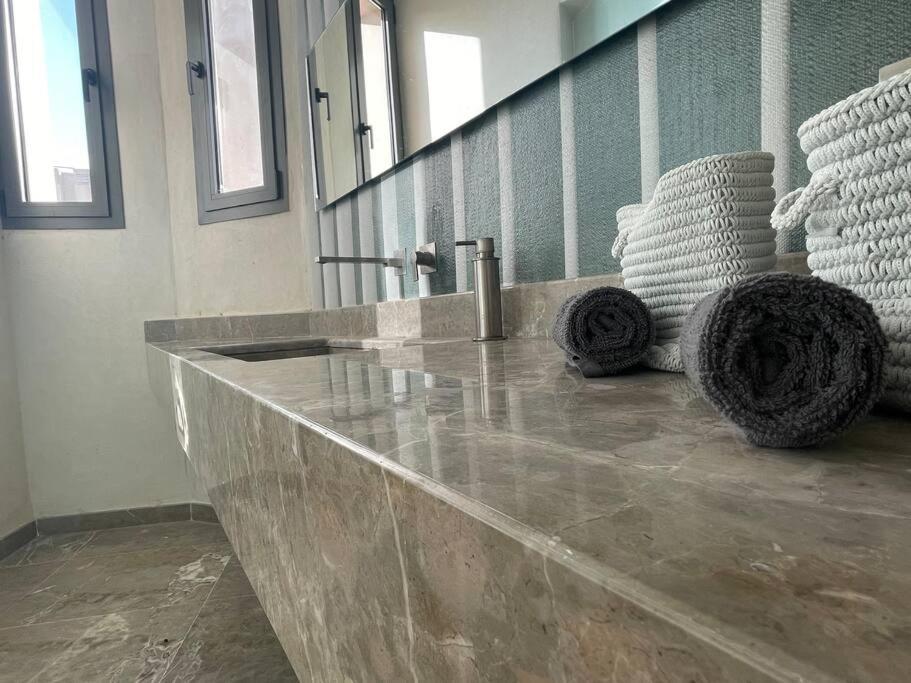Villa Di 550 Mq Con 4 Piscina E Terrazza Panoramica