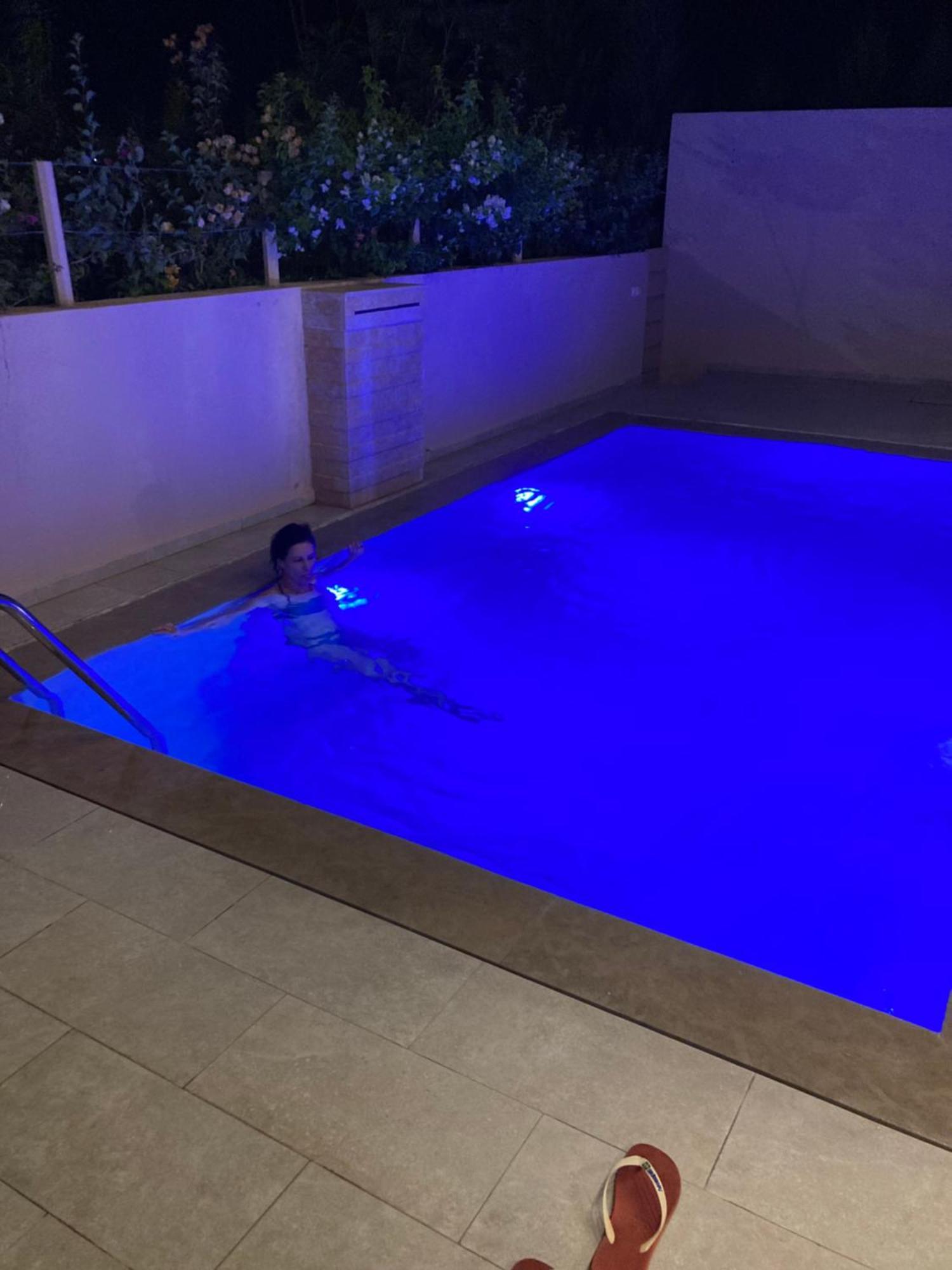 Di 550 Mq Con 4 Piscina E Terrazza Panoramica
