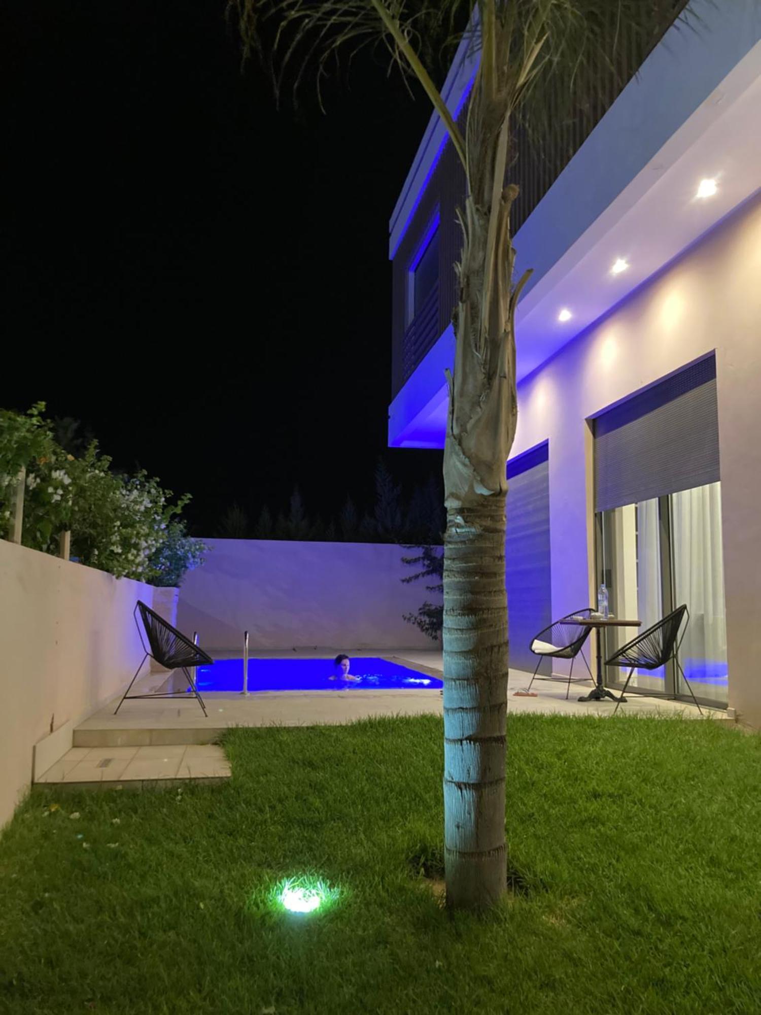 Di 550 Mq Con 4 Piscina E Terrazza Panoramica *